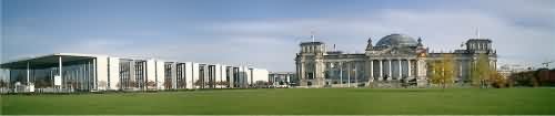 Platz der Republik mit Reichstagsgebäude und Paul-Löbe-Haus